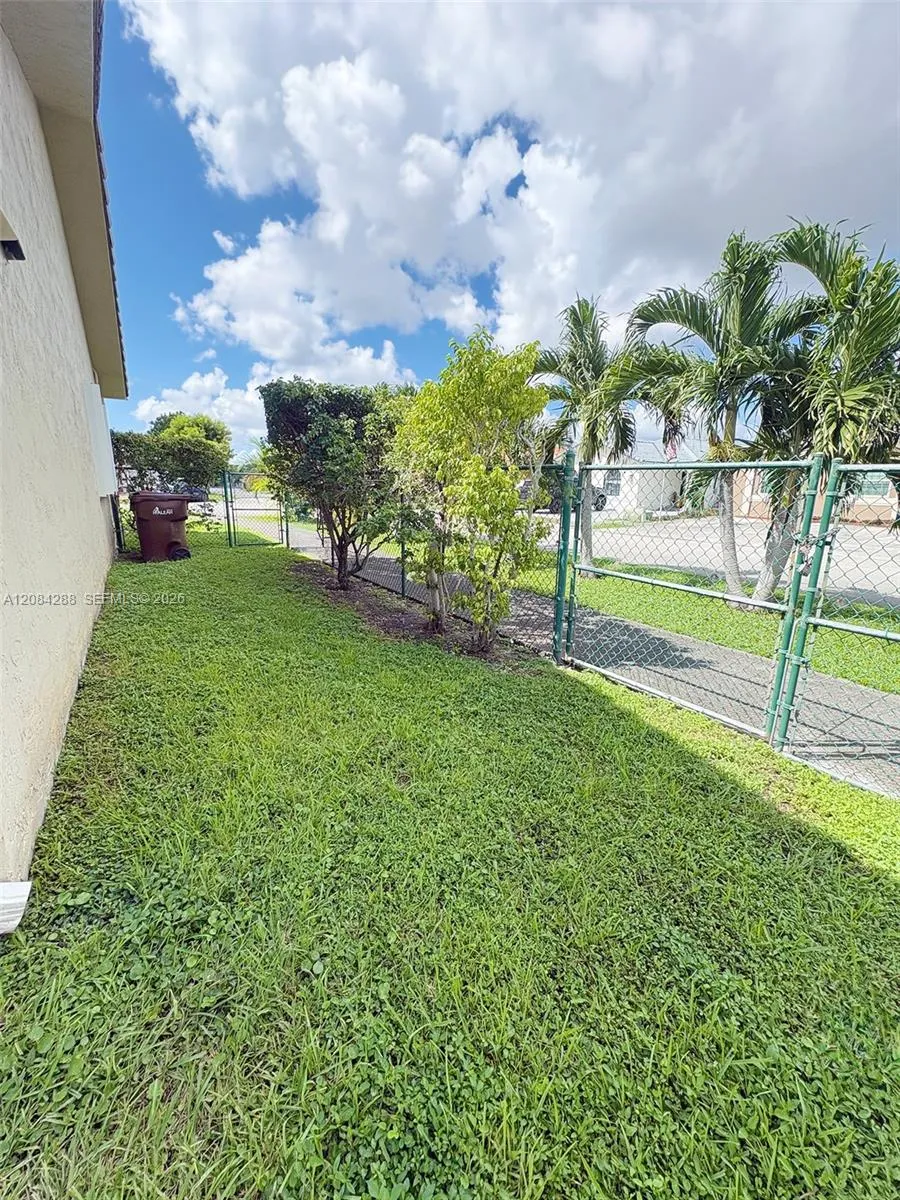 3397 W 72nd Pl Hialeah, FL 33018