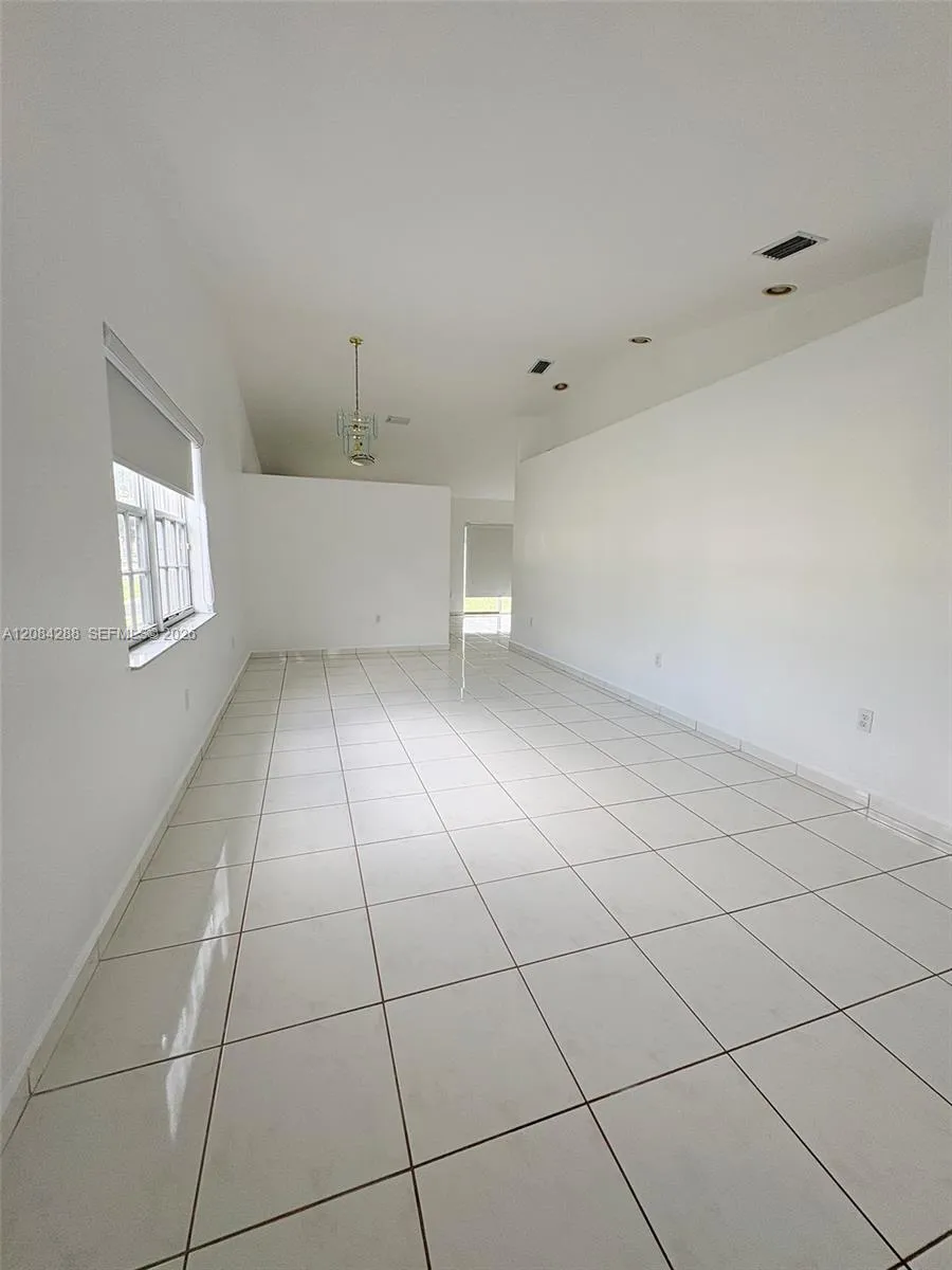 3397 W 72nd Pl Hialeah, FL 33018