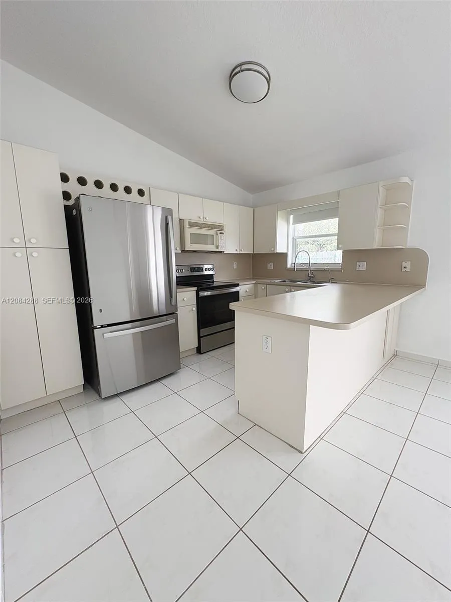 3397 W 72nd Pl Hialeah, FL 33018