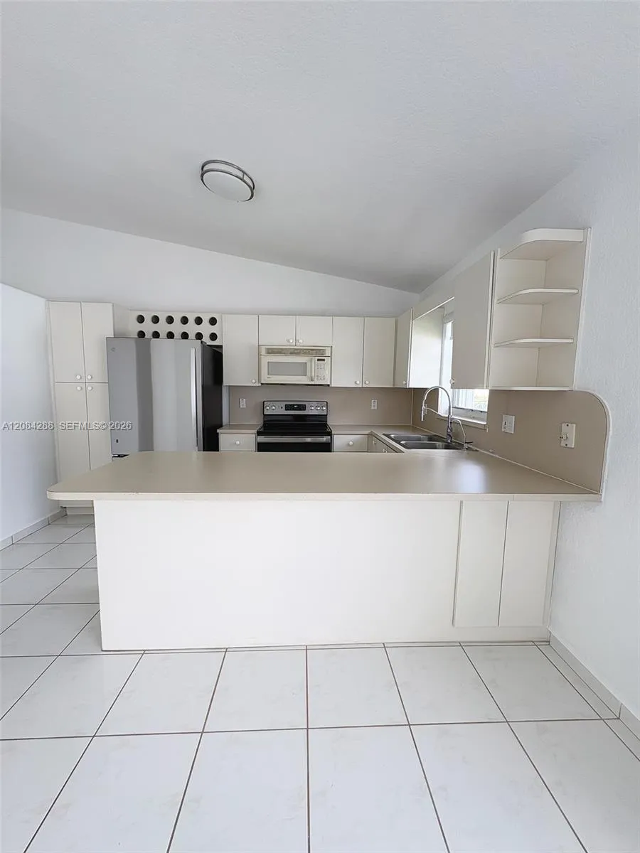 3397 W 72nd Pl Hialeah, FL 33018
