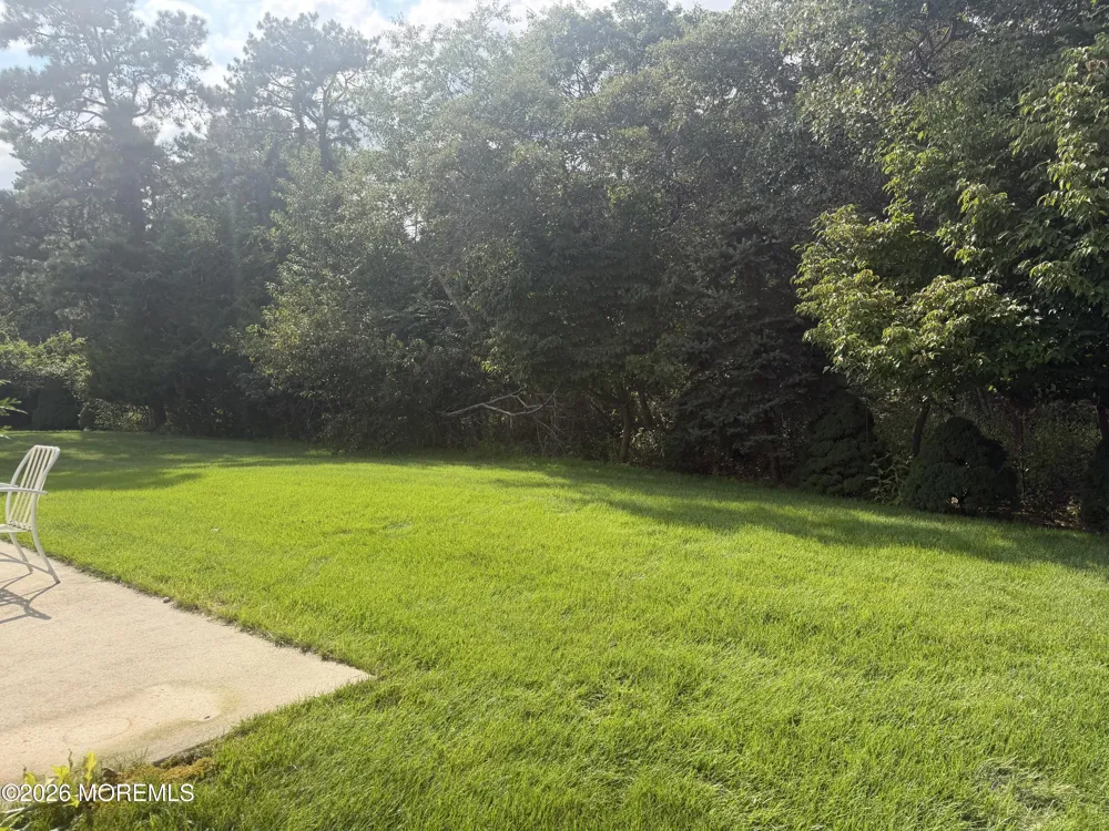 5 Meadows Lane Whiting, NJ 08759