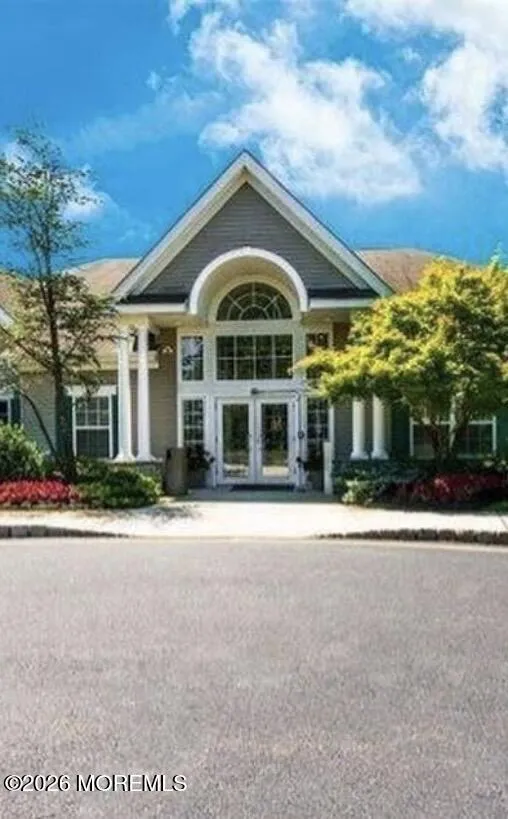 5 Meadows Lane Whiting, NJ 08759