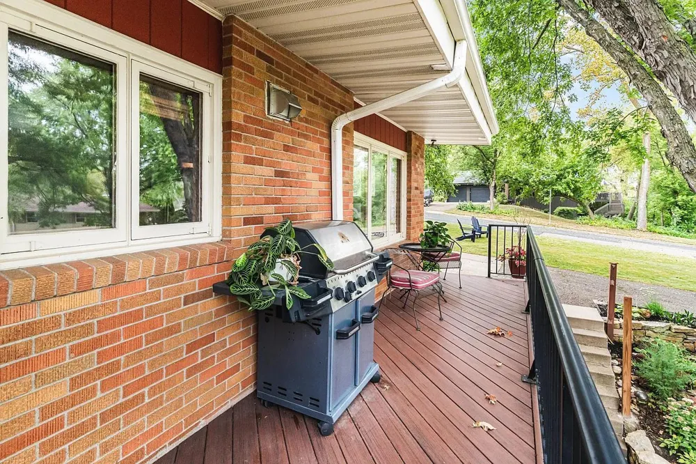 2212 Mary Hills Drive Golden Valley, MN 55422