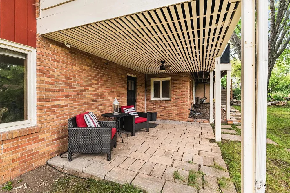 2212 Mary Hills Drive Golden Valley, MN 55422
