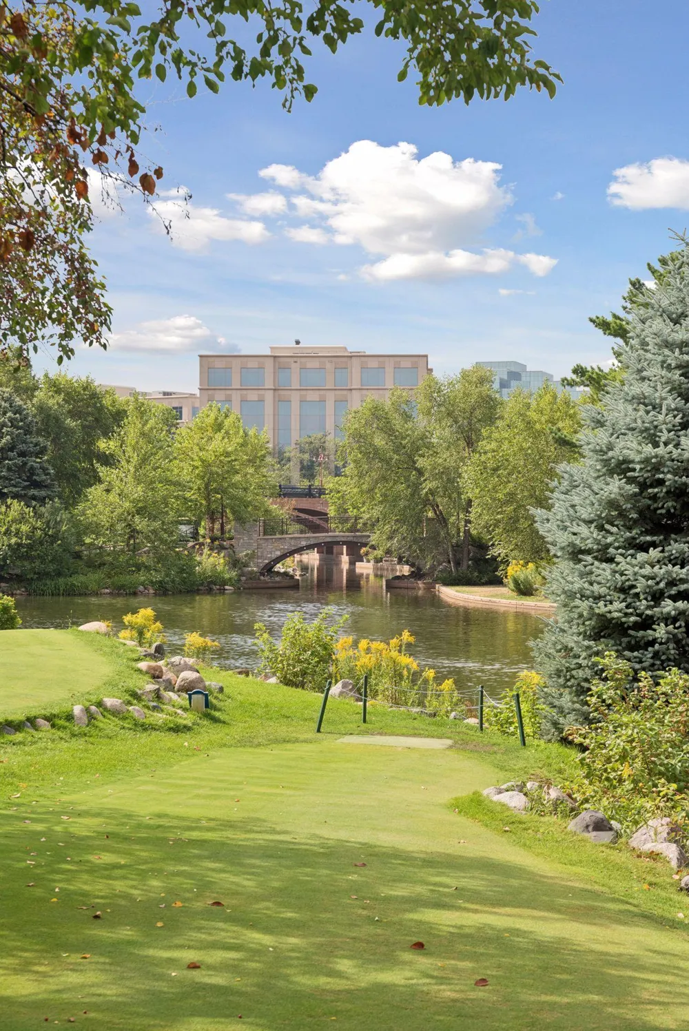 701 Coventry Lane Edina, MN 55435