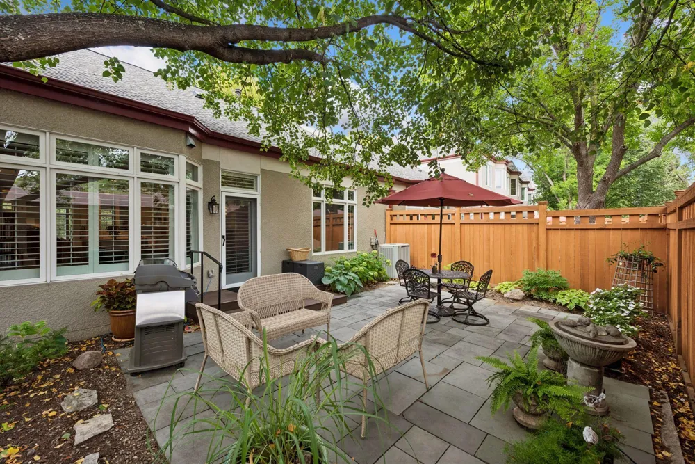 701 Coventry Lane Edina, MN 55435