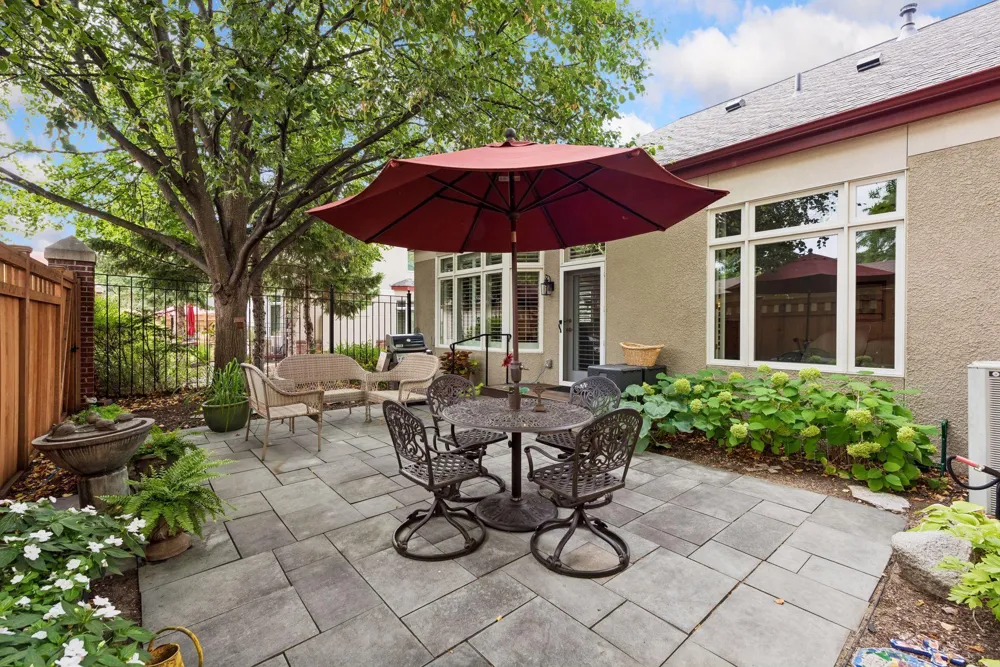 701 Coventry Lane Edina, MN 55435
