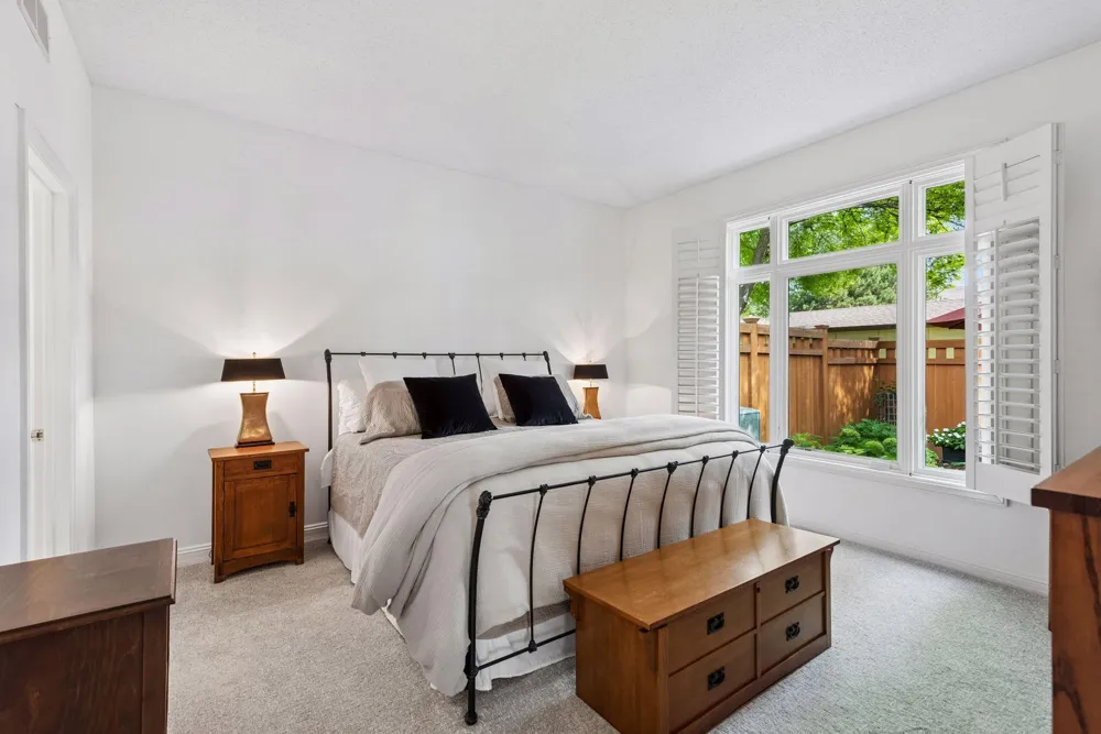 701 Coventry Lane Edina, MN 55435