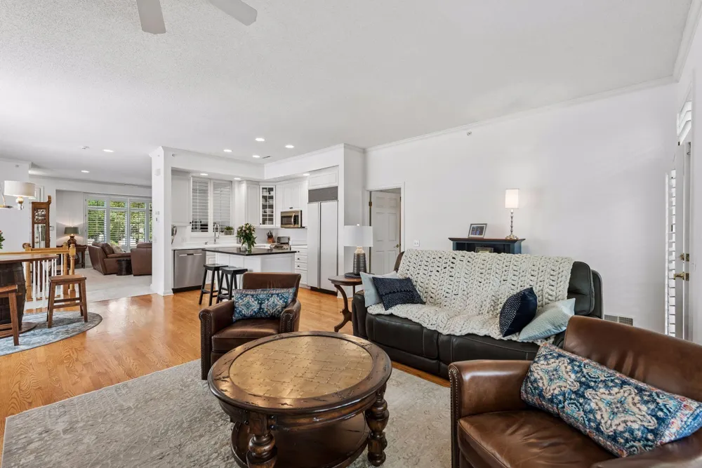 701 Coventry Lane Edina, MN 55435
