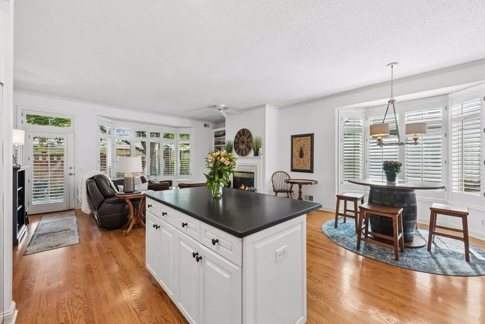 701 Coventry Lane Edina, MN 55435