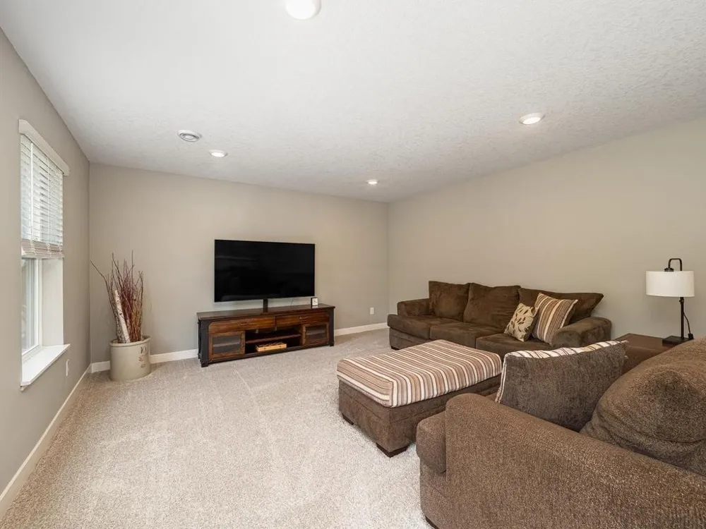 1829 Attenborough Street Shakopee, MN 55379