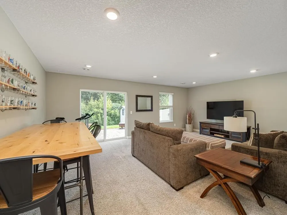 1829 Attenborough Street Shakopee, MN 55379