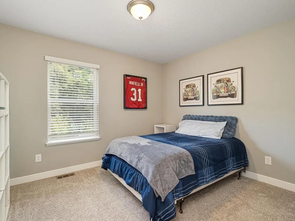 1829 Attenborough Street Shakopee, MN 55379