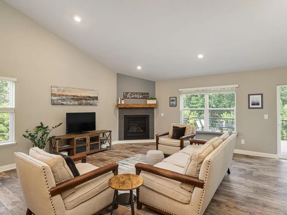 1829 Attenborough Street Shakopee, MN 55379