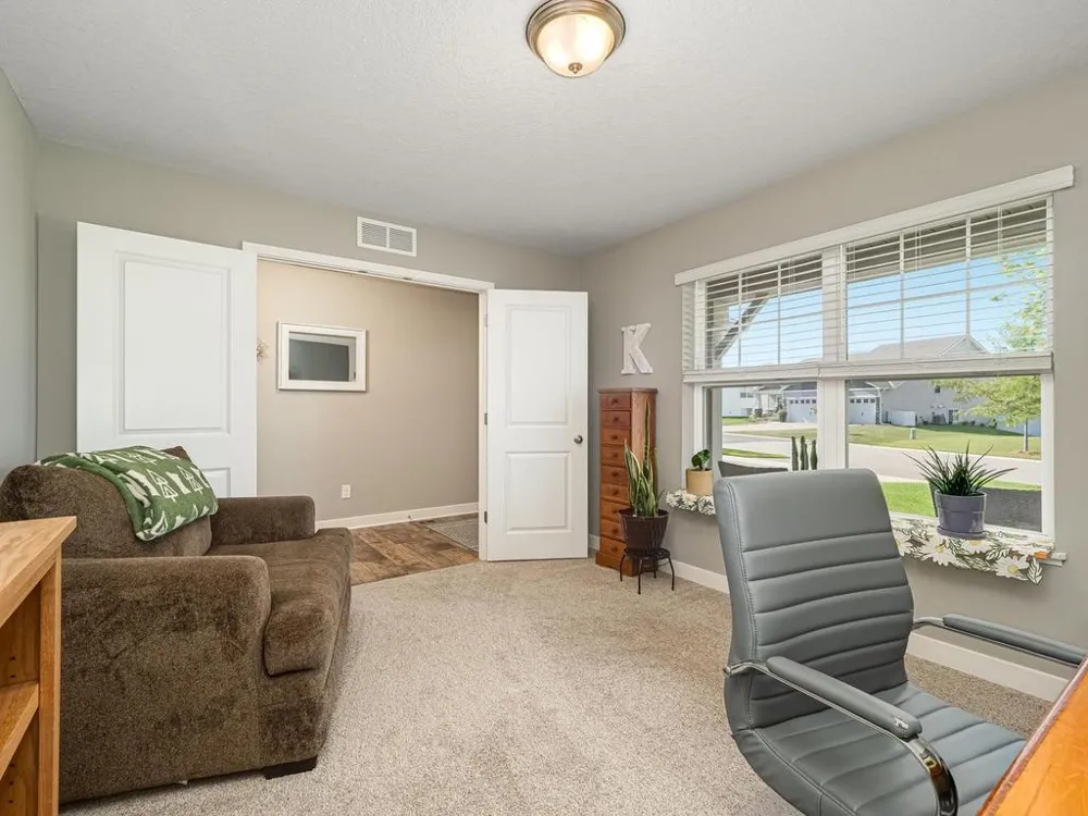 1829 Attenborough Street Shakopee, MN 55379