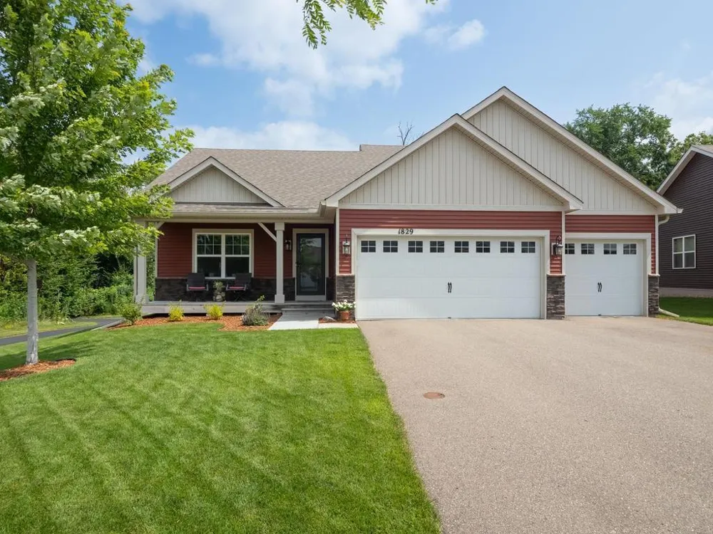 1829 Attenborough Street Shakopee, MN 55379