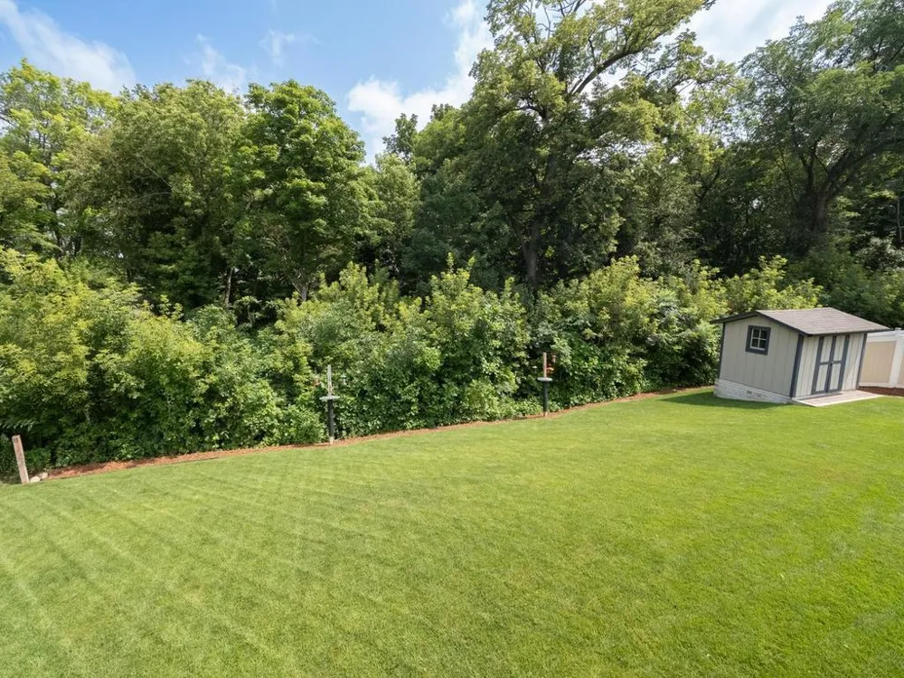 1829 Attenborough Street Shakopee, MN 55379