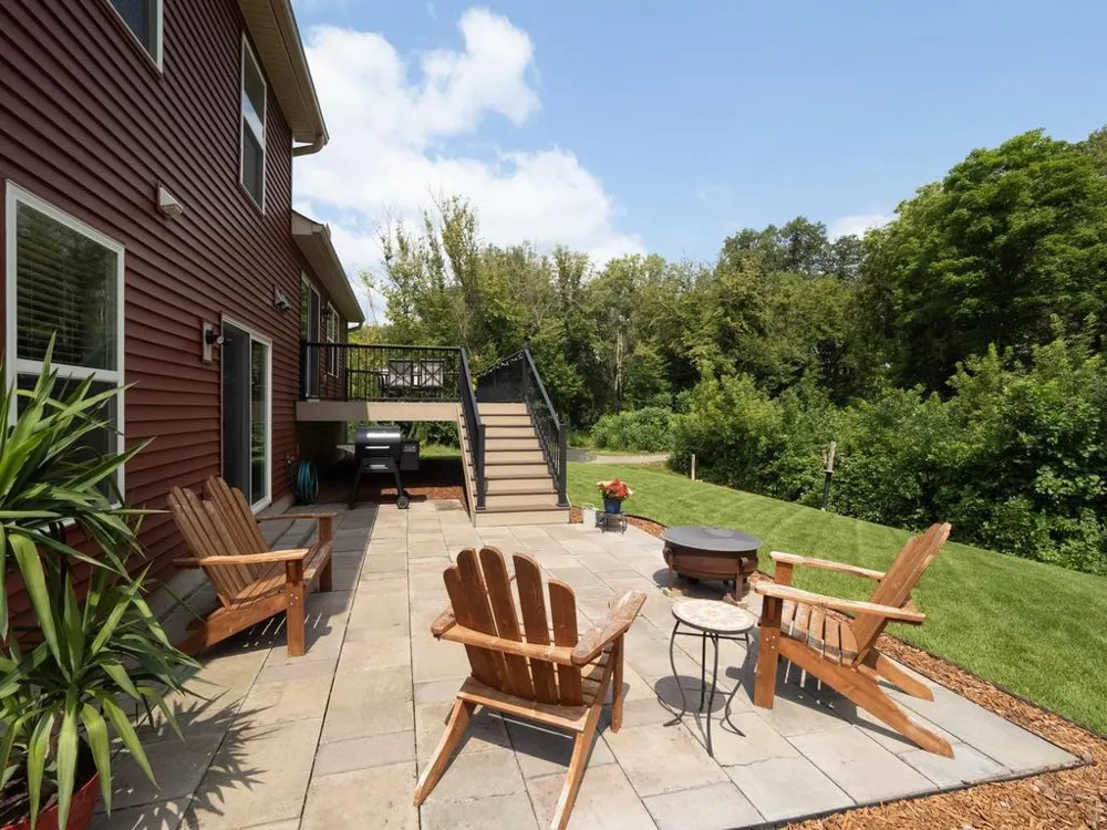 1829 Attenborough Street Shakopee, MN 55379