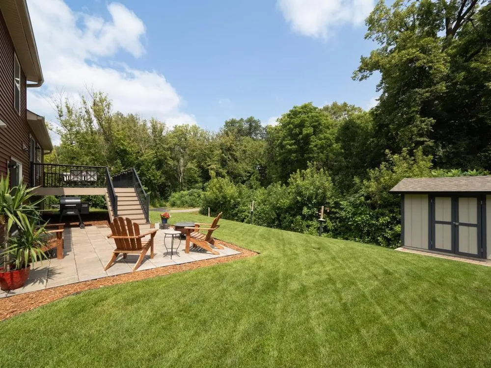 1829 Attenborough Street Shakopee, MN 55379