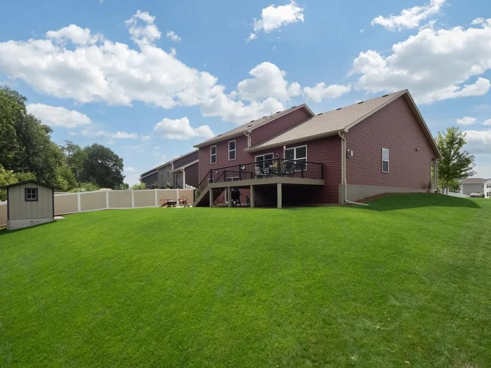 1829 Attenborough Street Shakopee, MN 55379