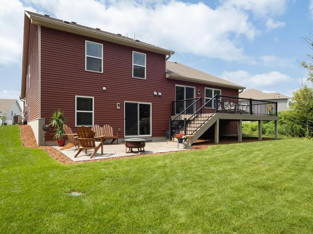 1829 Attenborough Street Shakopee, MN 55379