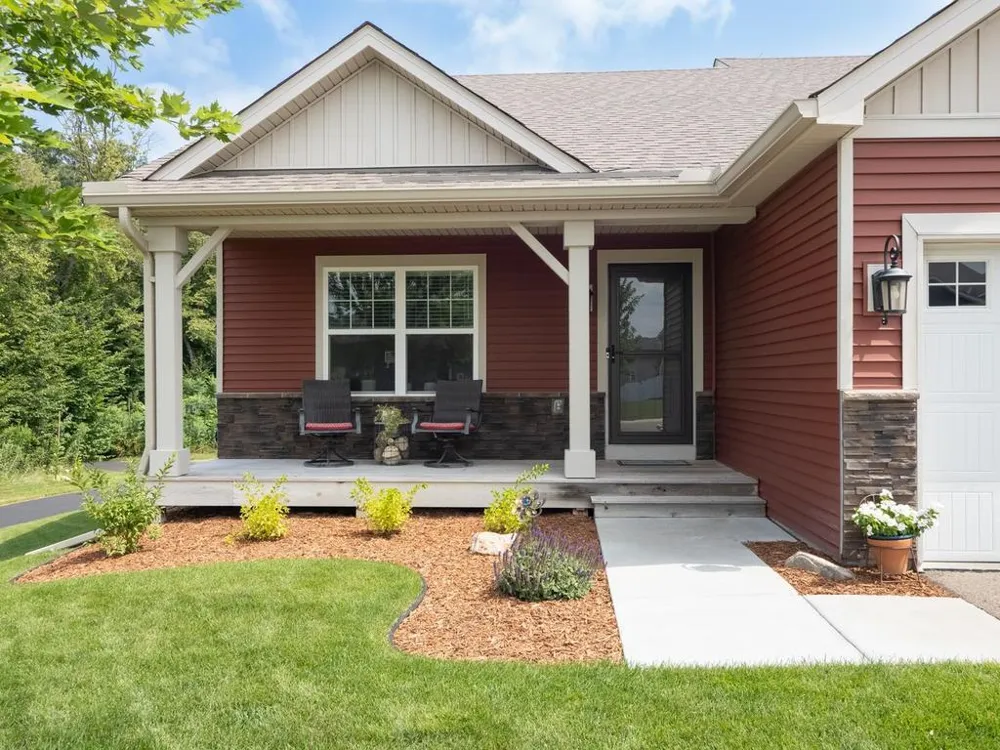 1829 Attenborough Street Shakopee, MN 55379