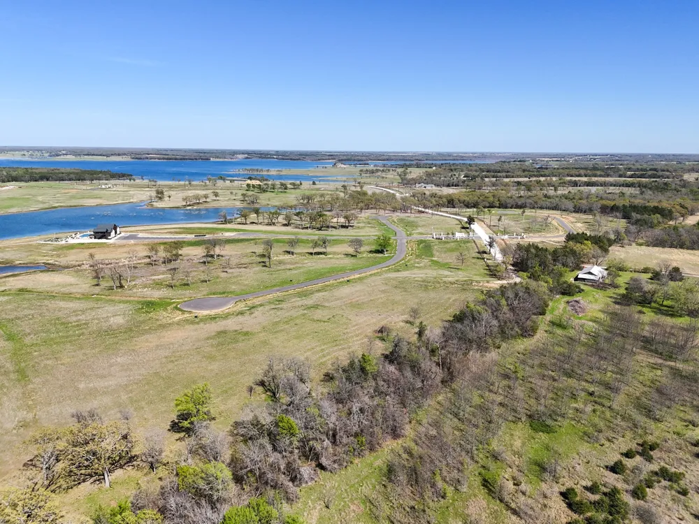 380 Harborside Terrace Windom, TX 75492