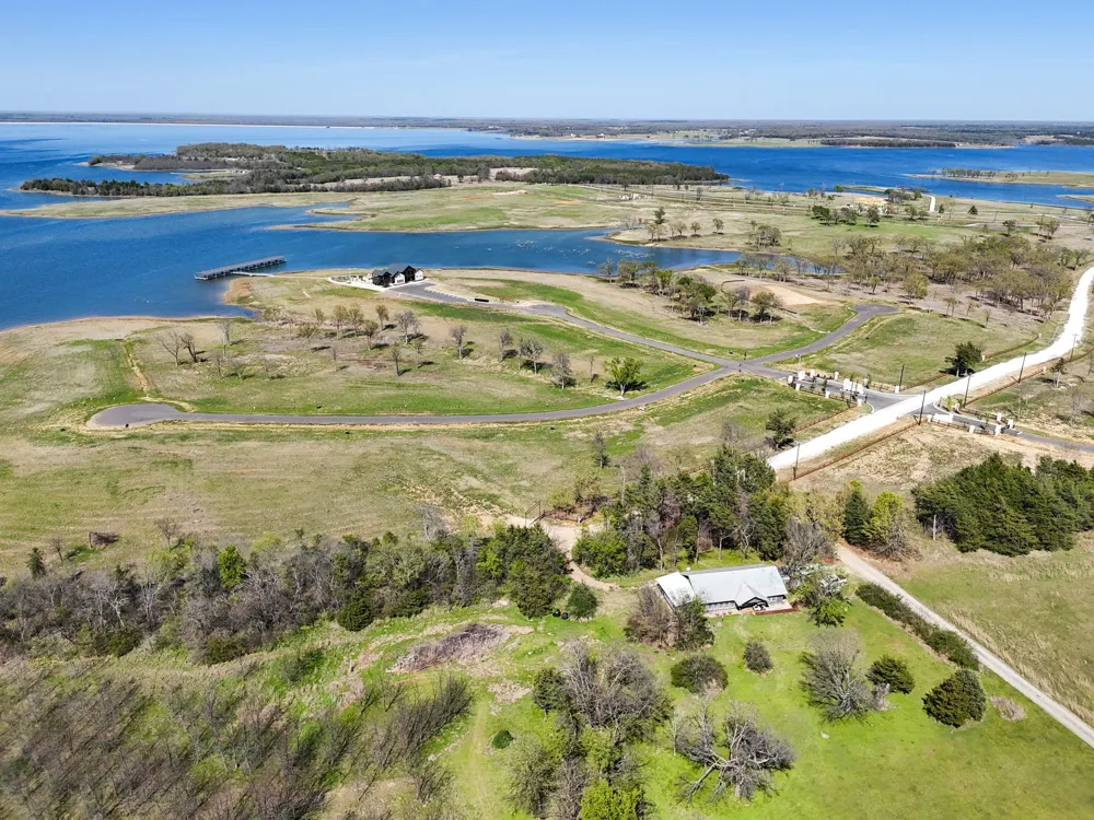 380 Harborside Terrace Windom, TX 75492