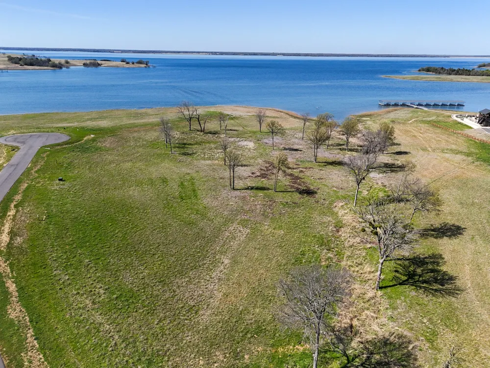 380 Harborside Terrace Windom, TX 75492