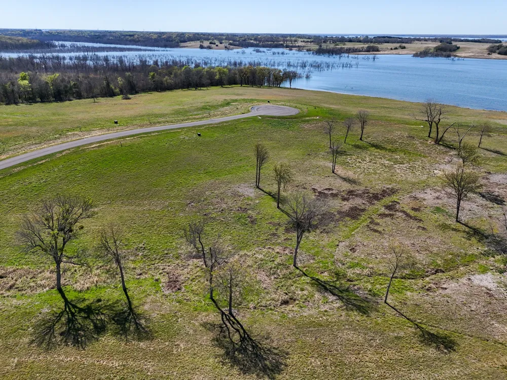 380 Harborside Terrace Windom, TX 75492