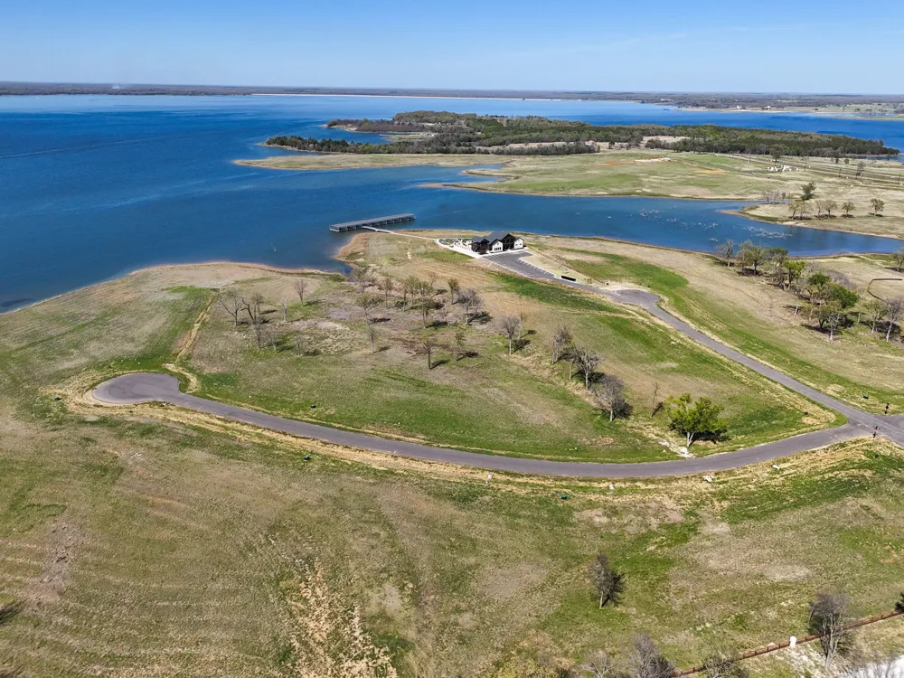 380 Harborside Terrace Windom, TX 75492
