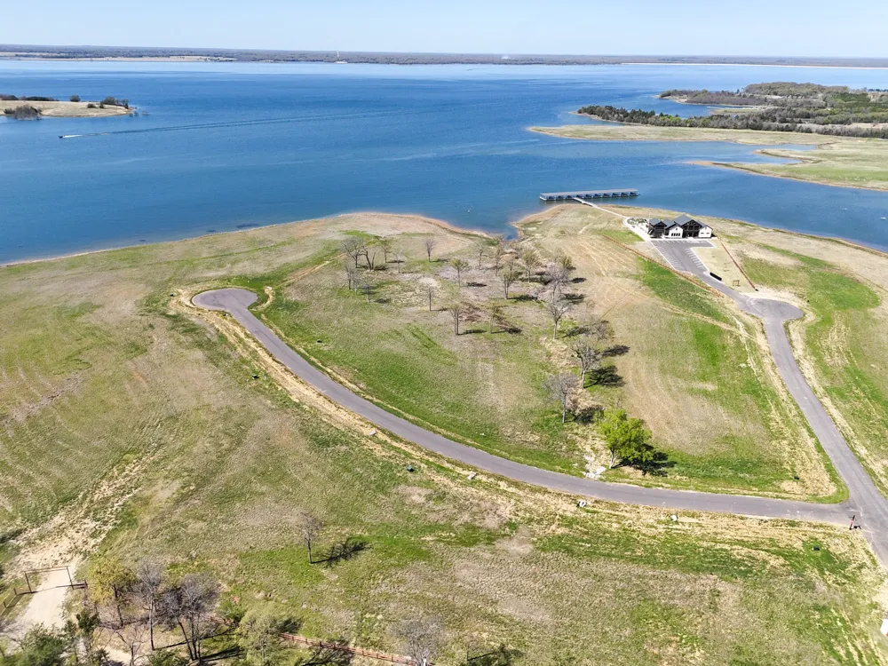 380 Harborside Terrace Windom, TX 75492