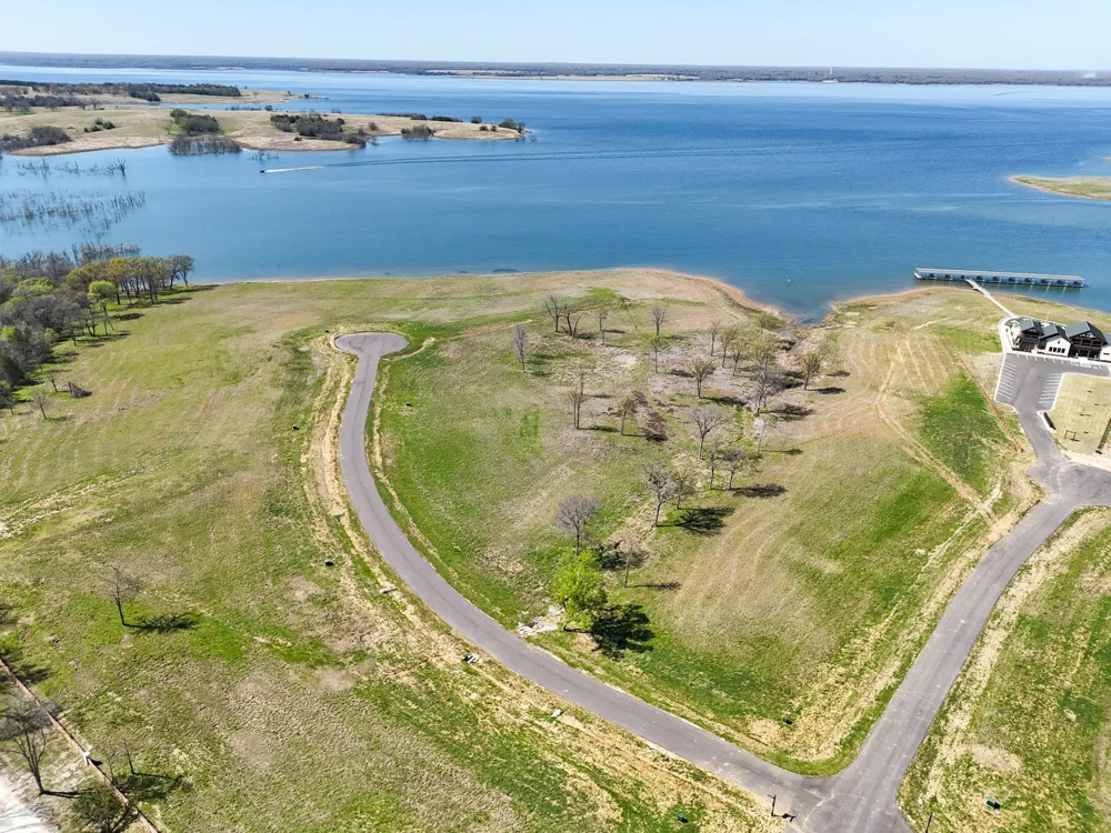 380 Harborside Terrace Windom, TX 75492