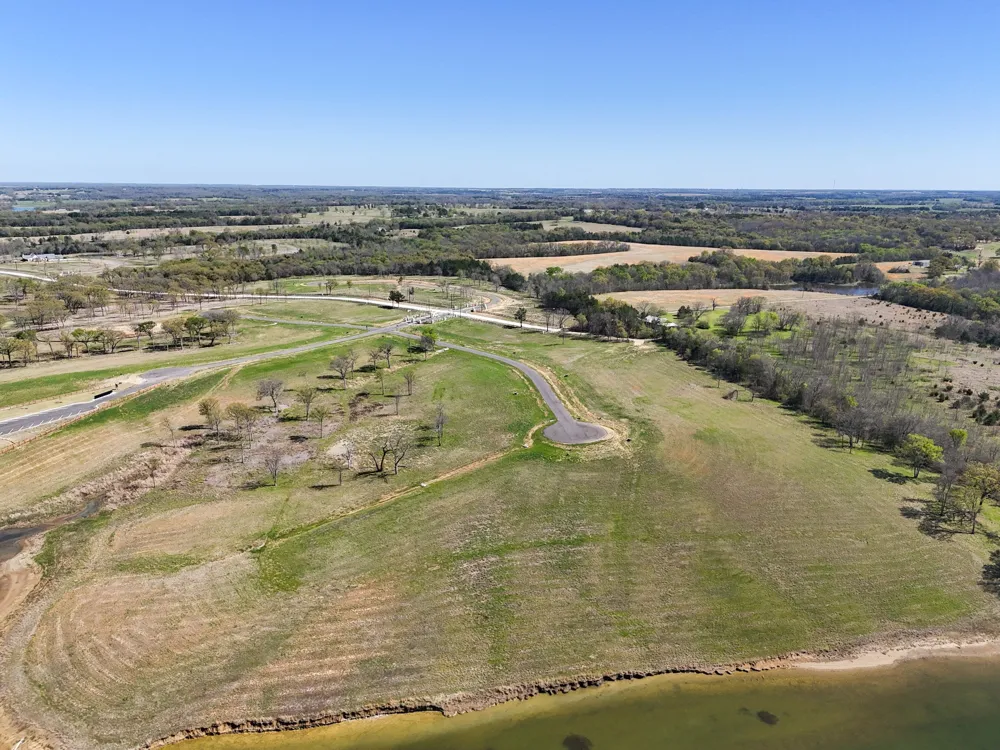 380 Harborside Terrace Windom, TX 75492