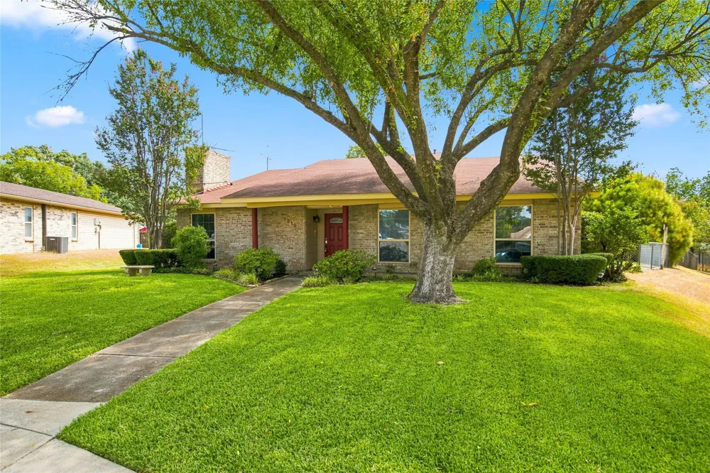 1519 Cardinal Circle Lewisville, TX 75067