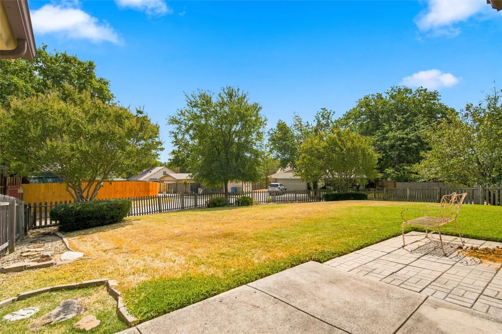 1519 Cardinal Circle Lewisville, TX 75067