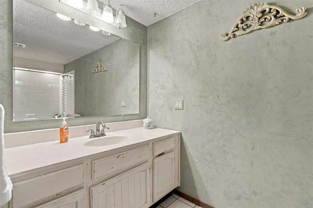 1519 Cardinal Circle Lewisville, TX 75067
