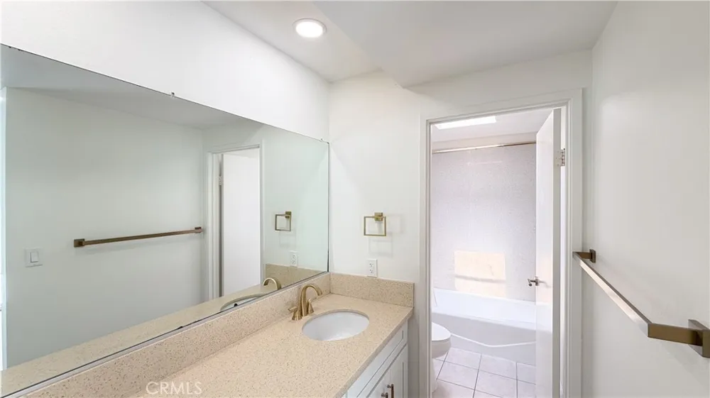 12 Navarre Irvine, CA 92612