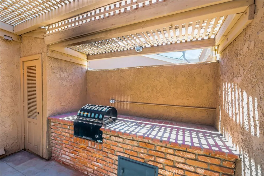 2929 W Avenue J4 Lancaster, CA 93536