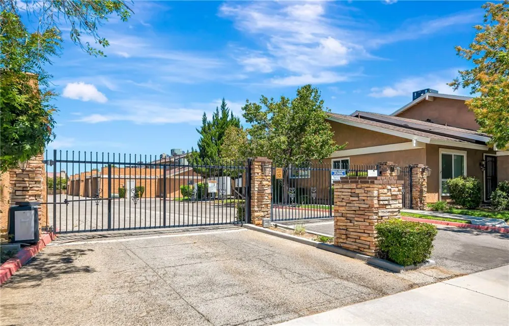 2929 W Avenue J4 Lancaster, CA 93536
