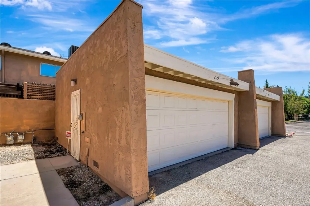2929 W Avenue J4 Lancaster, CA 93536