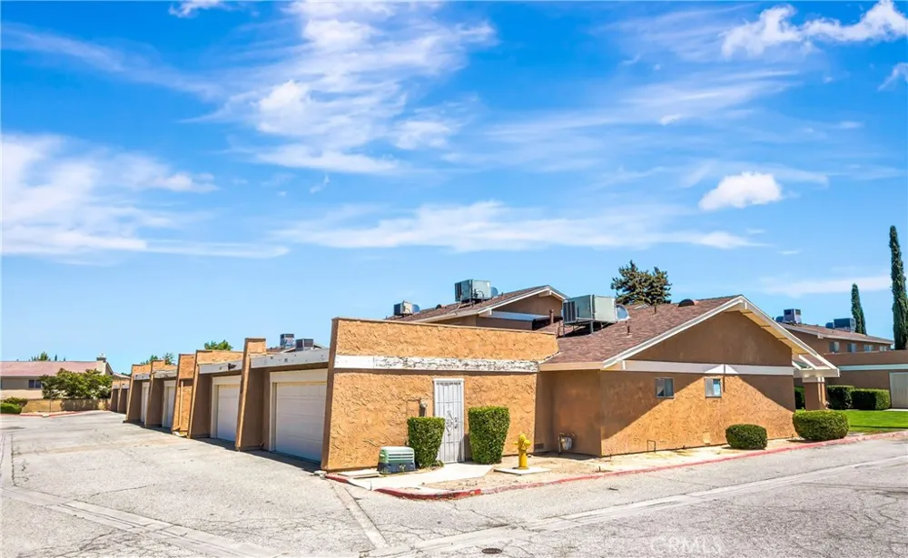 2929 W Avenue J4 Lancaster, CA 93536