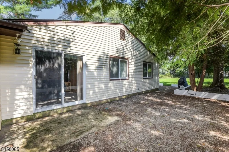 21 Heinrich Rd Franklin, NJ 08873