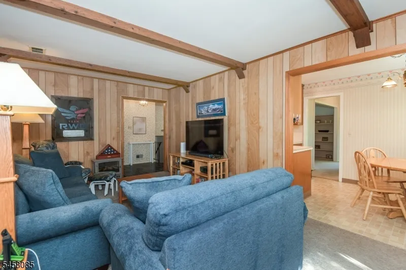 21 Heinrich Rd Franklin, NJ 08873