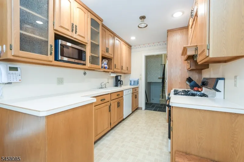 21 Heinrich Rd Franklin, NJ 08873