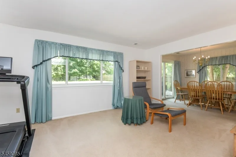 21 Heinrich Rd Franklin, NJ 08873