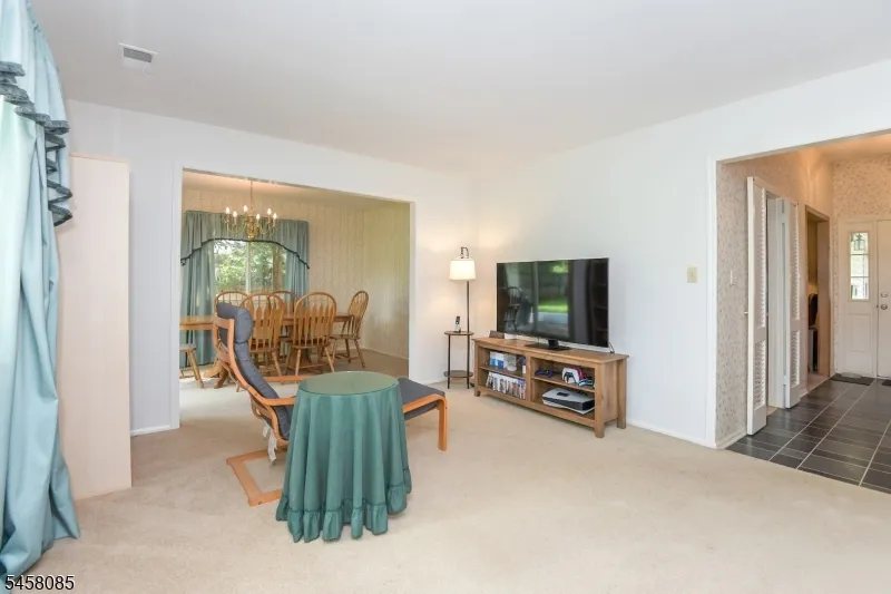 21 Heinrich Rd Franklin, NJ 08873