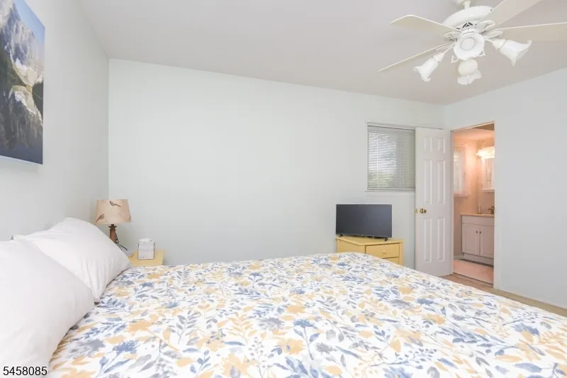 21 Heinrich Rd Franklin, NJ 08873