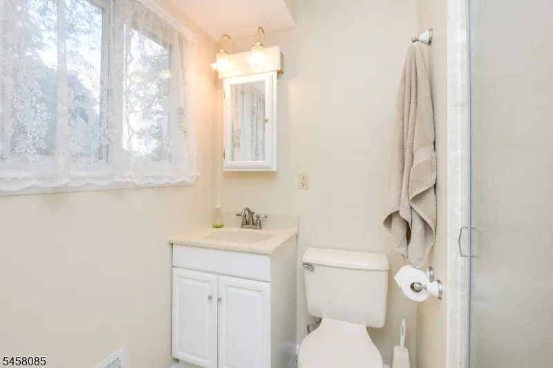 21 Heinrich Rd Franklin, NJ 08873