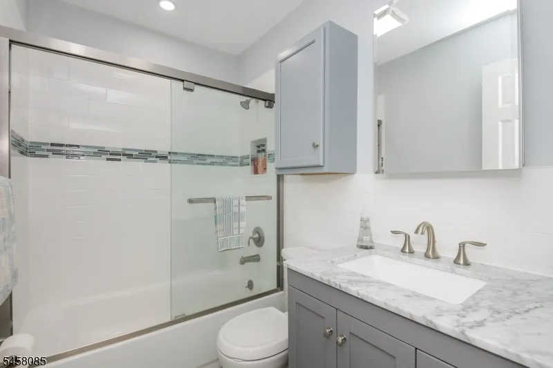 21 Heinrich Rd Franklin, NJ 08873